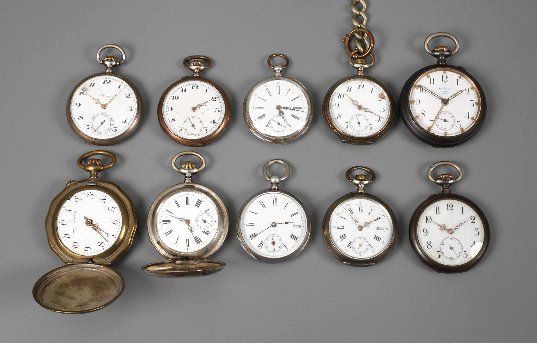 Zehn Taschenuhren