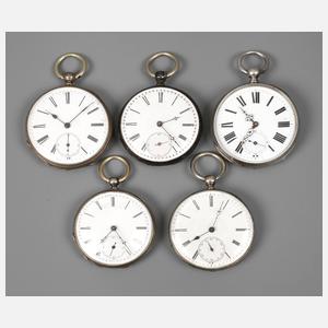 Fünf Schlüsseluhren