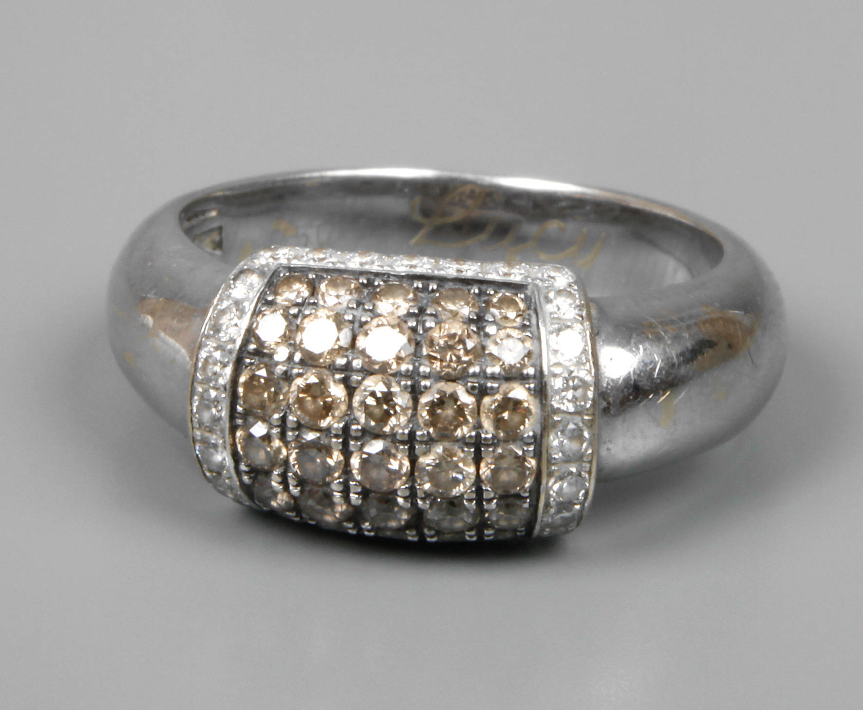 Damenring mit Brillanten