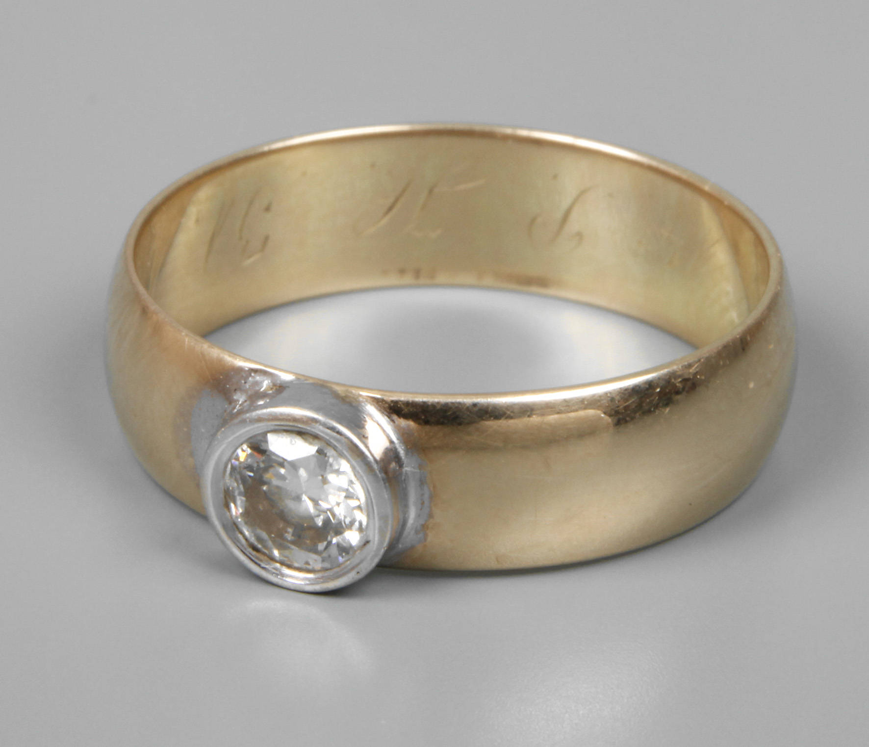 Damenring mit Brillant von ca. 0,45 ct