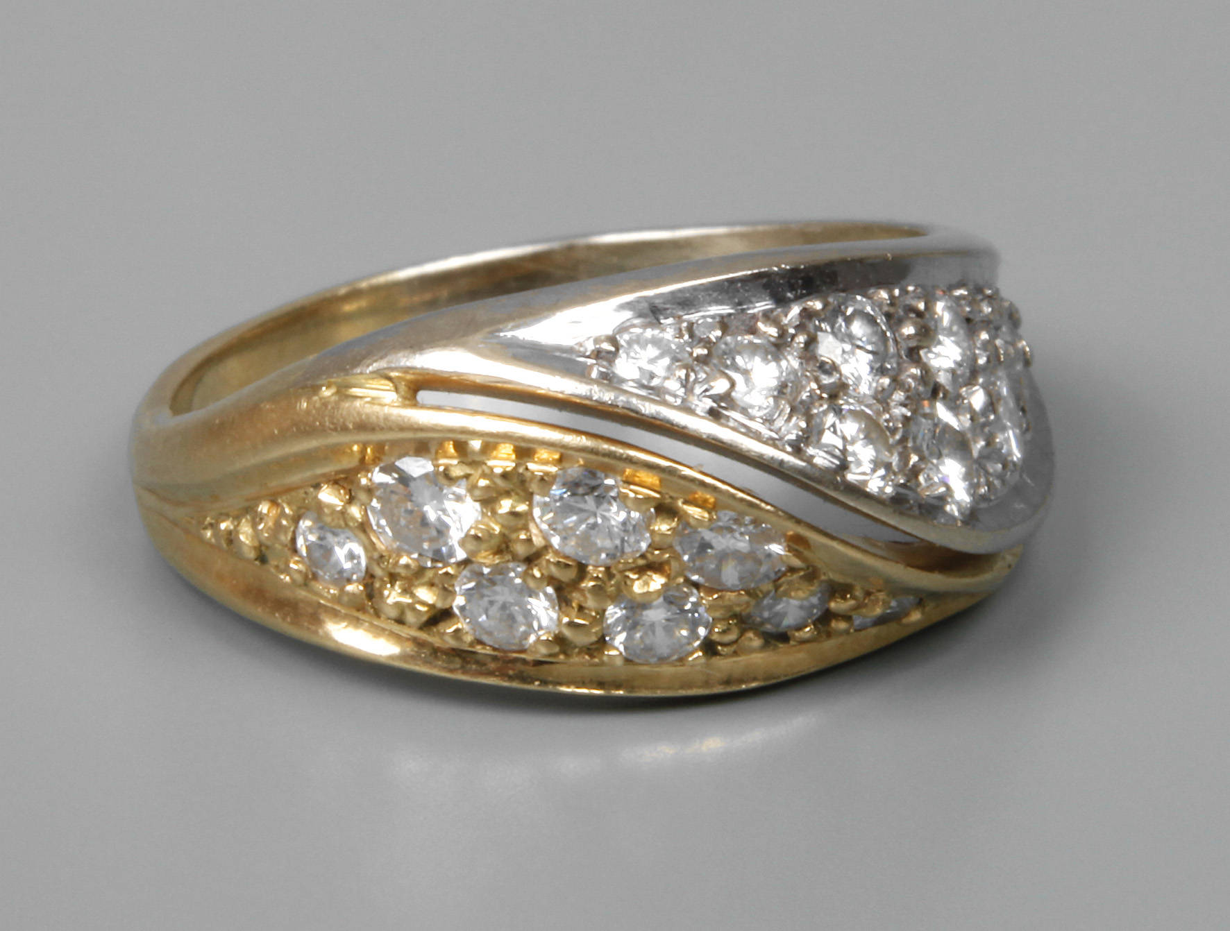 Damenring mit Brillanten von zusammen ca. 0,5 ct
