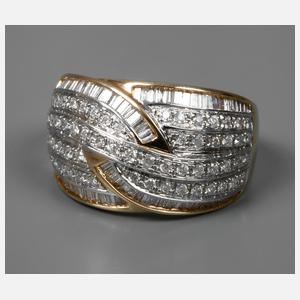 Damenring mit Diamanten von zusammen ca. 1,5 ct