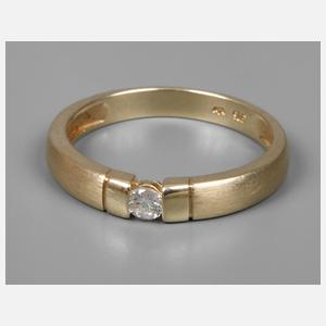 Damenring mit Brillant