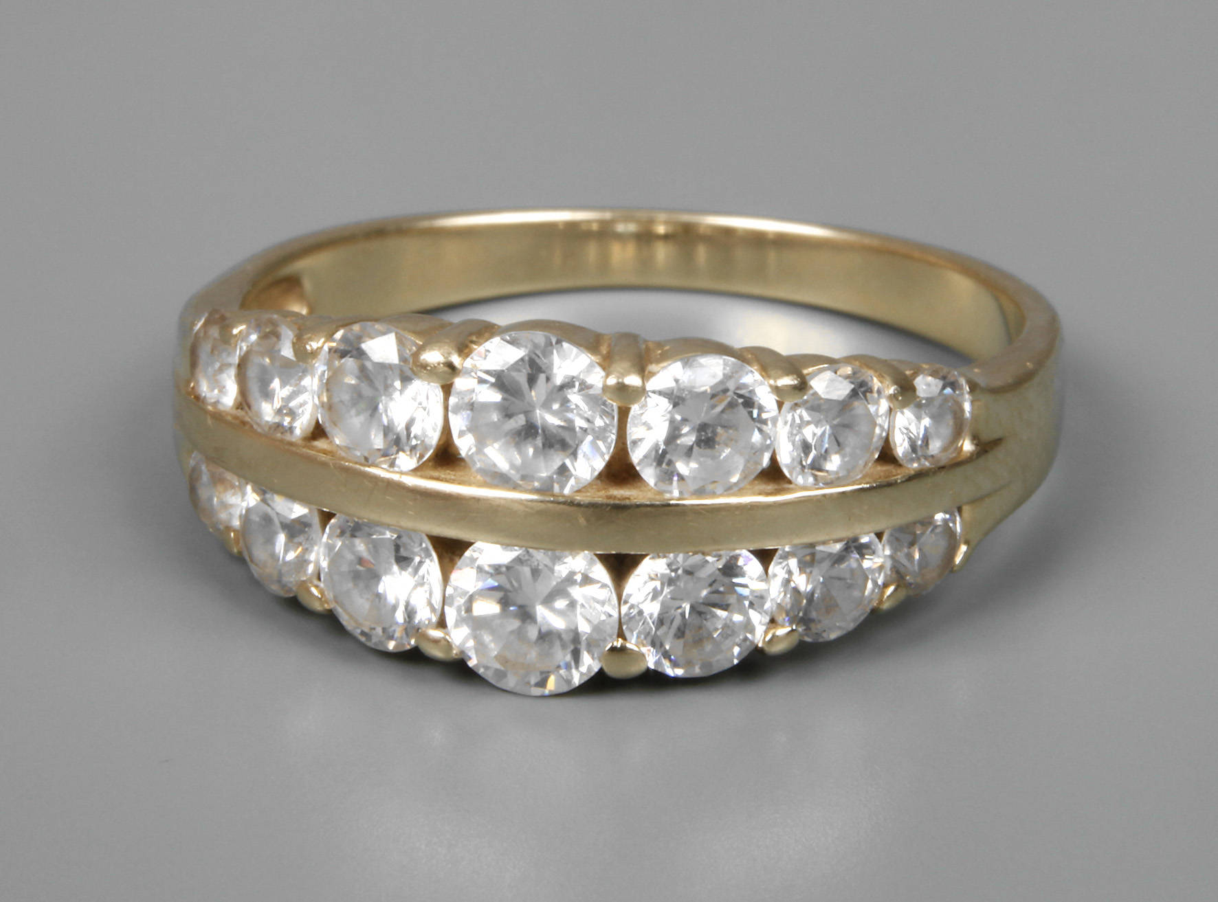 Damenring mit Zirkonia