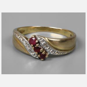 Damenring mit Rubinen