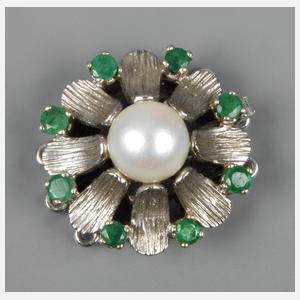 Kettenschließe mit Smaragden und einer Perle