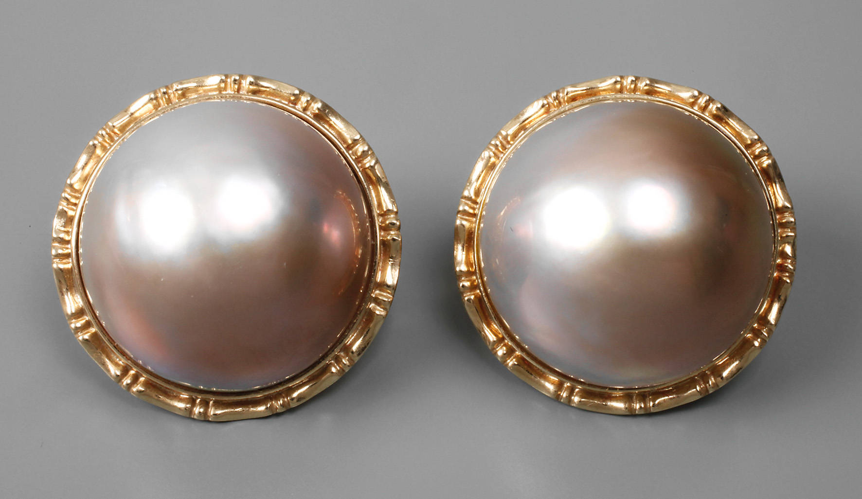 Paar Ohrstecker mit Mabéperlen