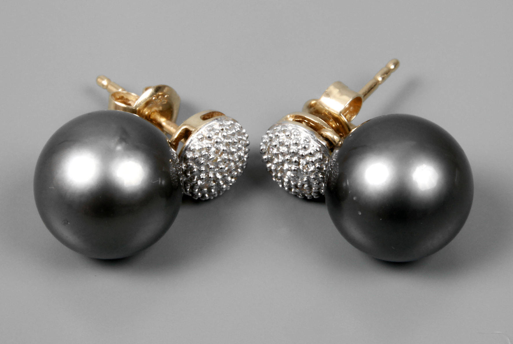 Paar Ohrstecker mit Tahitiperlen