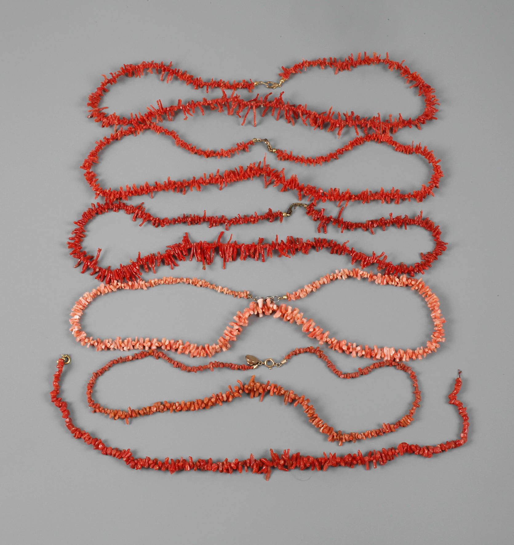 Konvolut Korallencolliers
