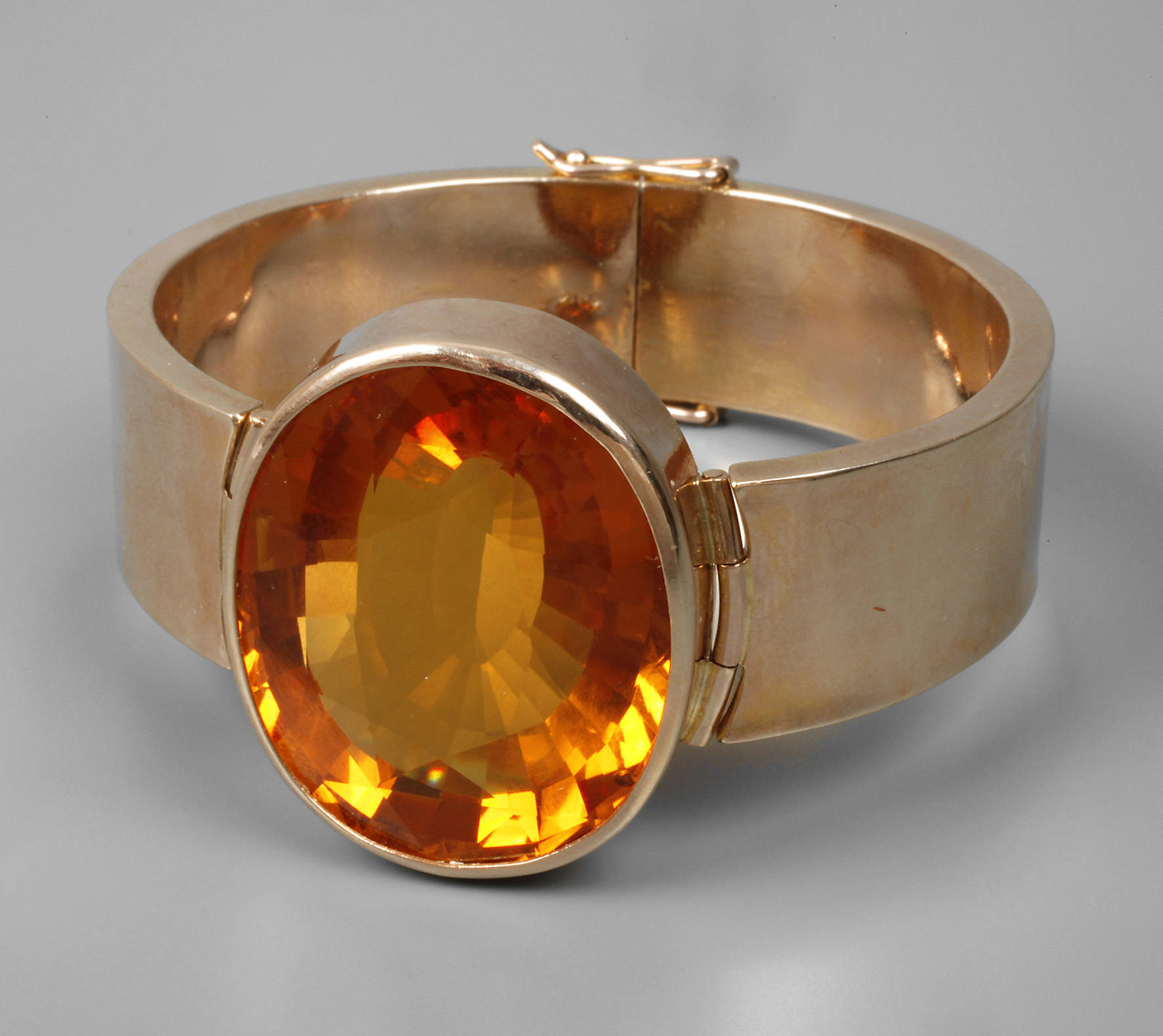 Armreif mit Citrin von ca. 100 ct