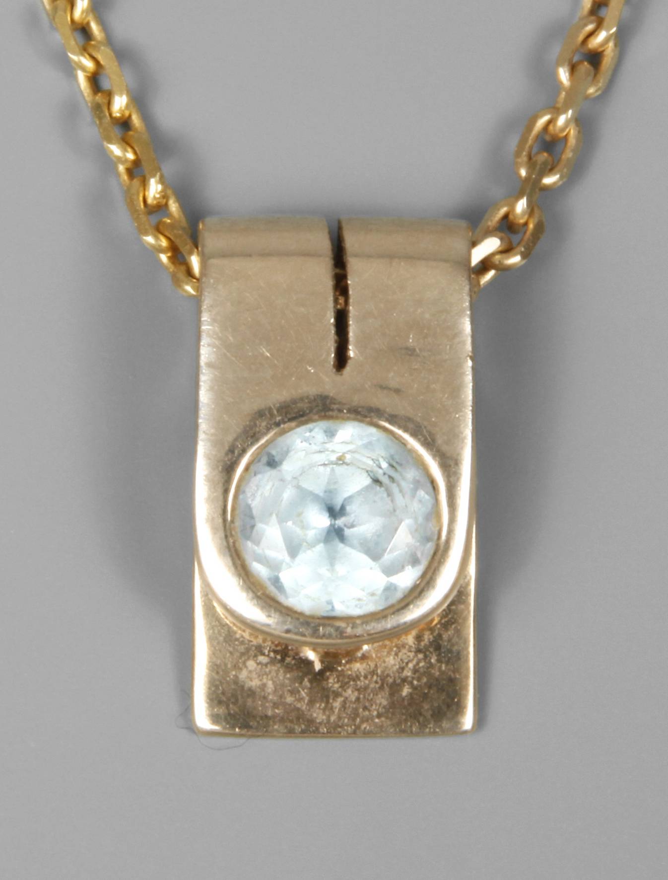 Topasanhänger an Kette