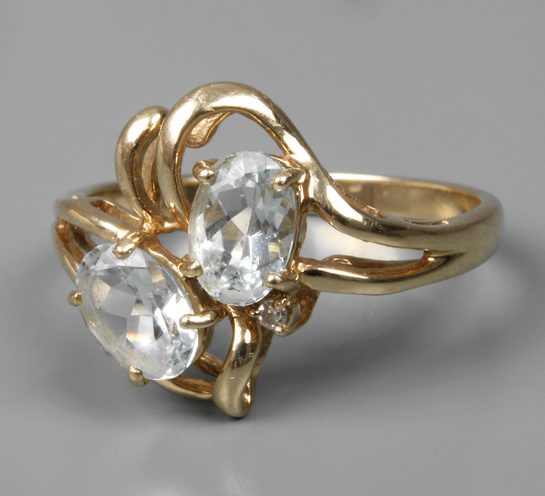 Damenring mit Aquamarinen