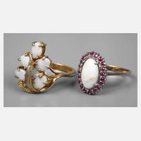 Zwei Damenringe mit Edelopalen111