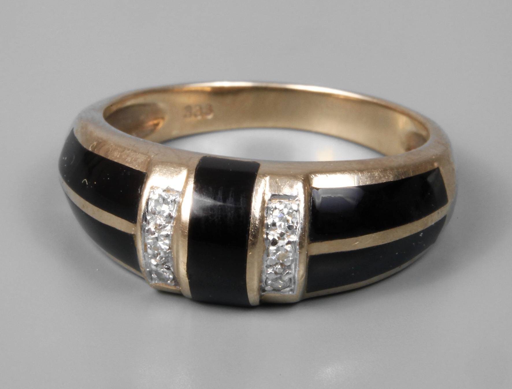 Damenring mit Onyx und Diamanten