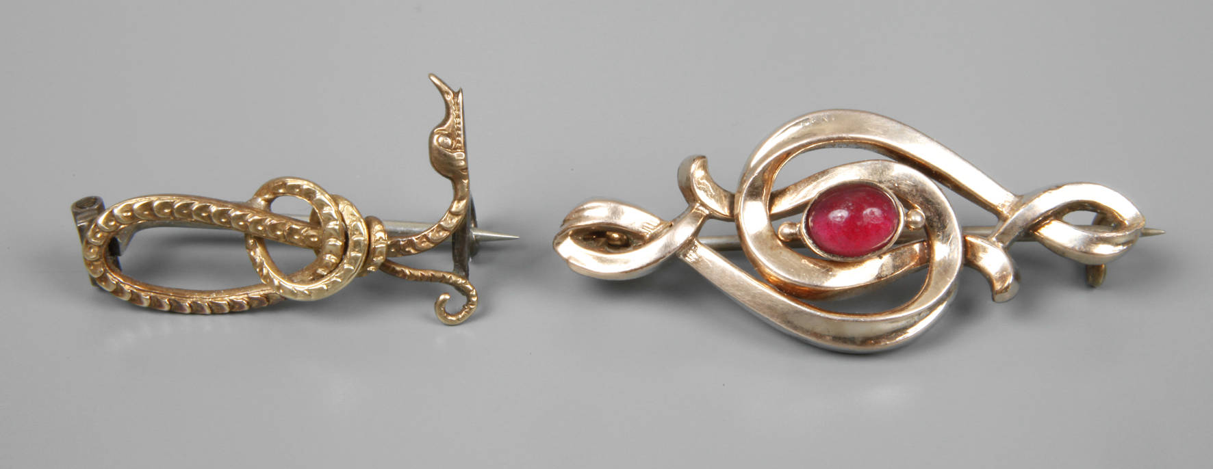 Zwei Biedermeierbroschen