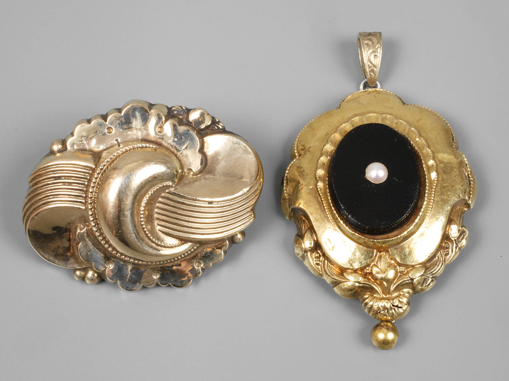 Zwei Teile Biedermeierschmuck