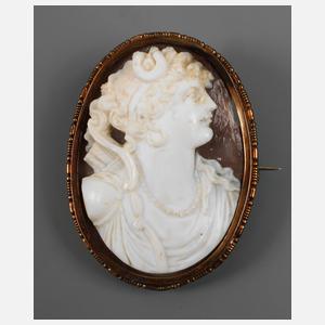 Brosche mit Muschelkamee