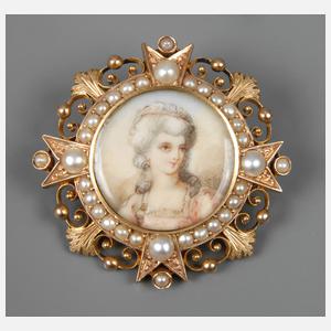 Feine Historismusbrosche mit Perlen