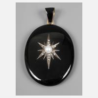 Medaillon mittig mit Diamantrosen und Perle besetzter Stern111