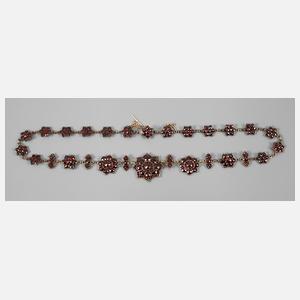 Prächtiges Granatcollier