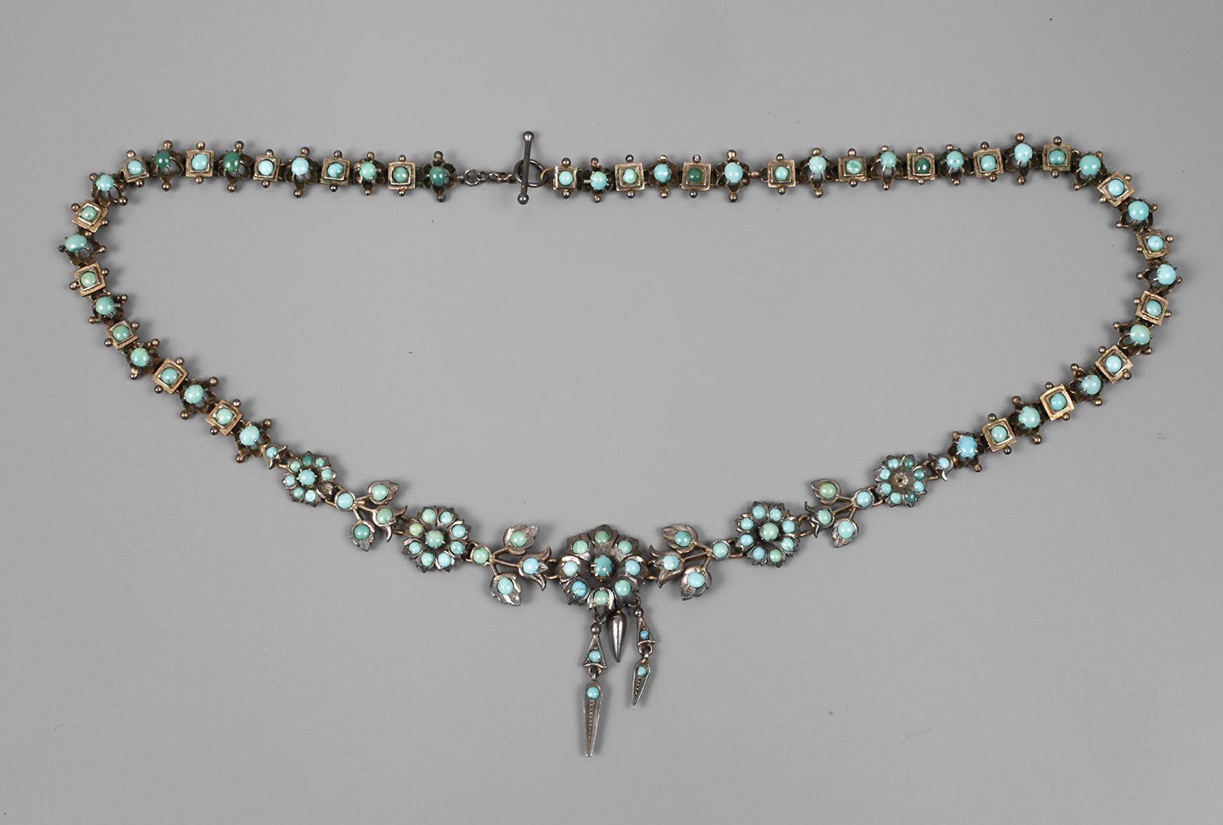Biedermeiercollier mit Türkisen