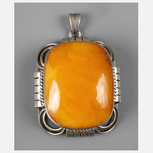 Anhänger mit Bernstein