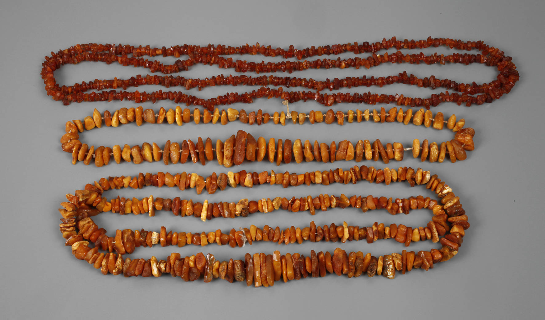 Drei Bernsteinketten