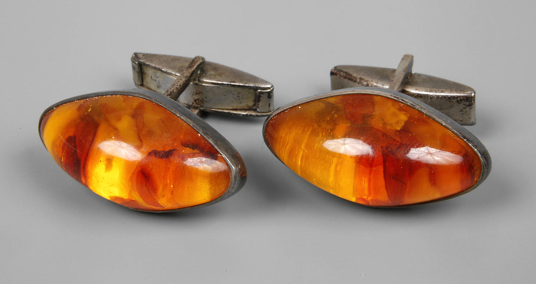 Paar Manschettenknöpfe