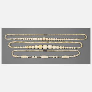 Konvolut Elfenbein- und Beinschmuck