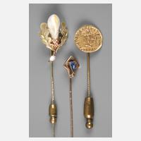 Drei Reversnadeln111