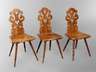 Drei Brettstühle