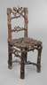 Geschnitzter Stuhl