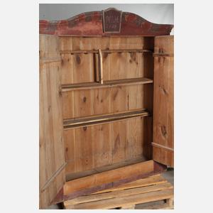Großer Bauernschrank