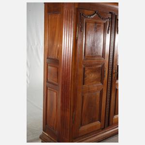 Klassizistischer Dielenschrank