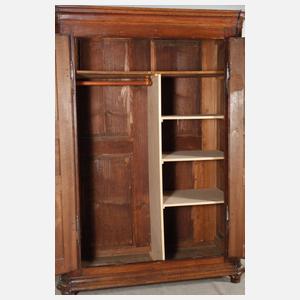Klassizistischer Dielenschrank