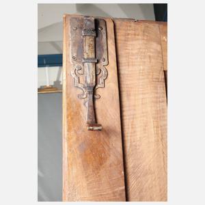 Klassizistischer Dielenschrank