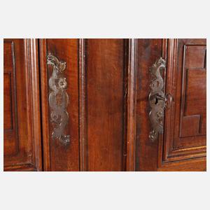 Klassizistischer Dielenschrank