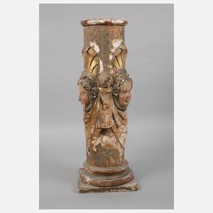 Geschnitztes Postament