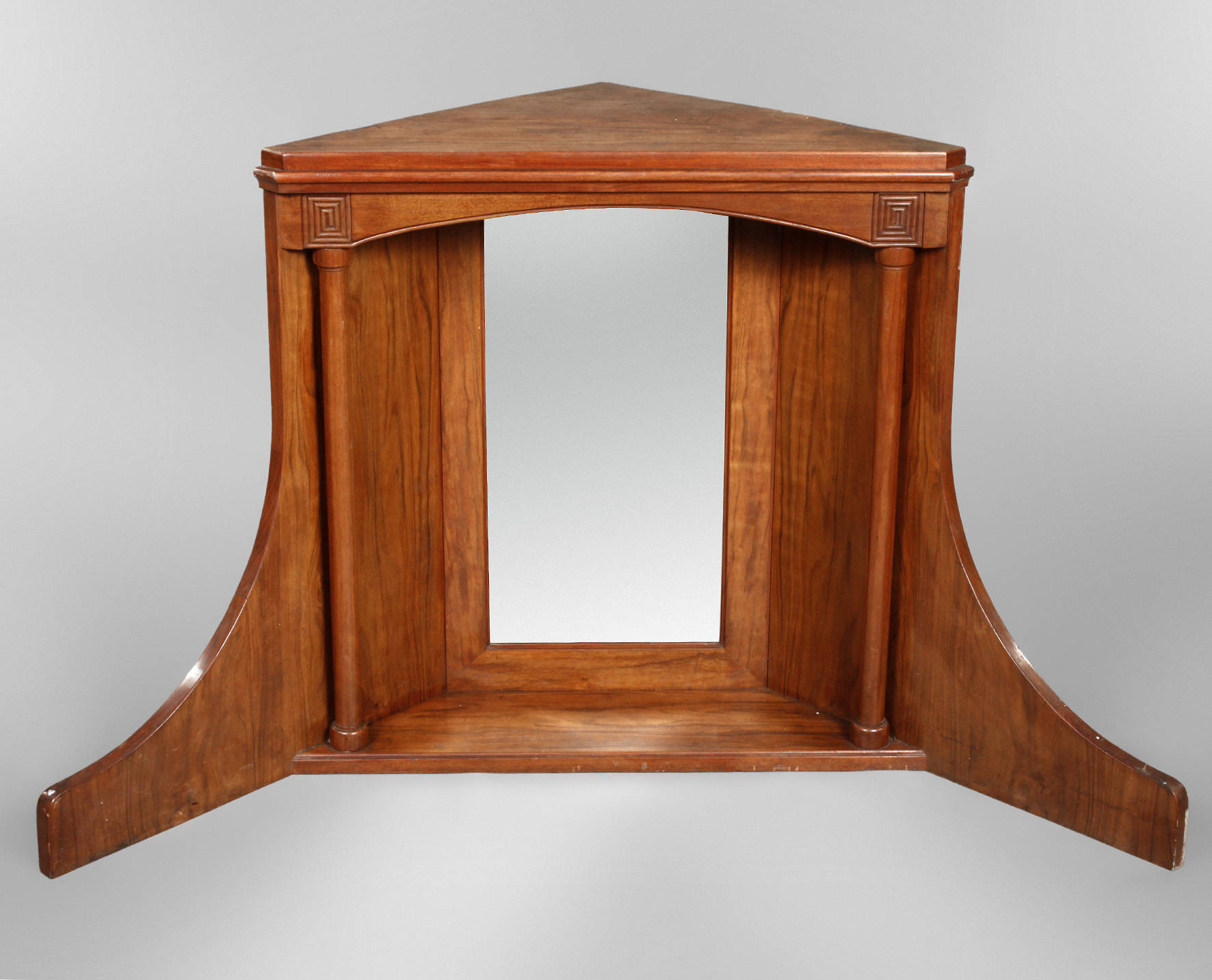 Aufsatz für ein Eckmöbel