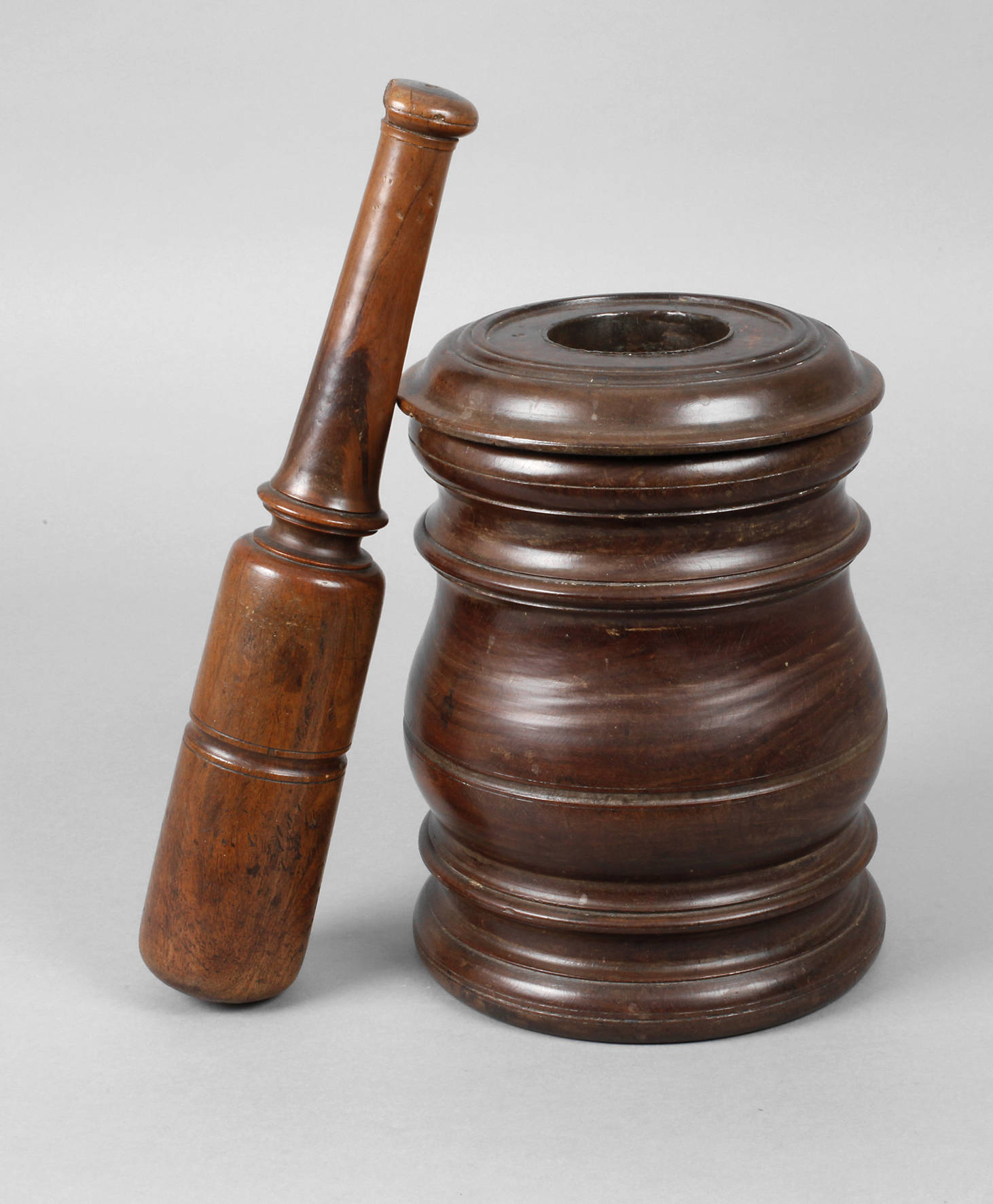 Holzmörser mit Pistill