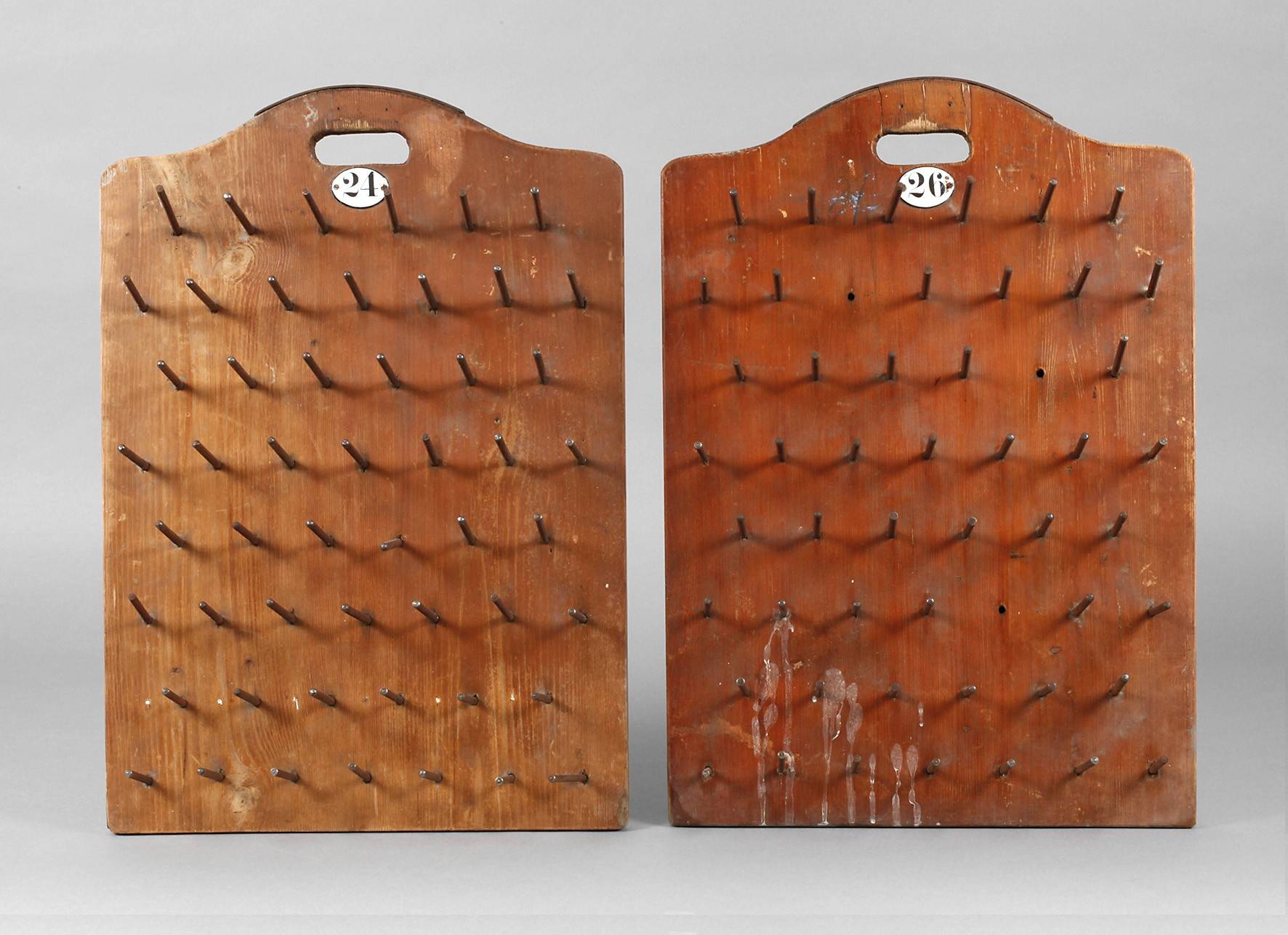 Zwei Schlüsselbretter