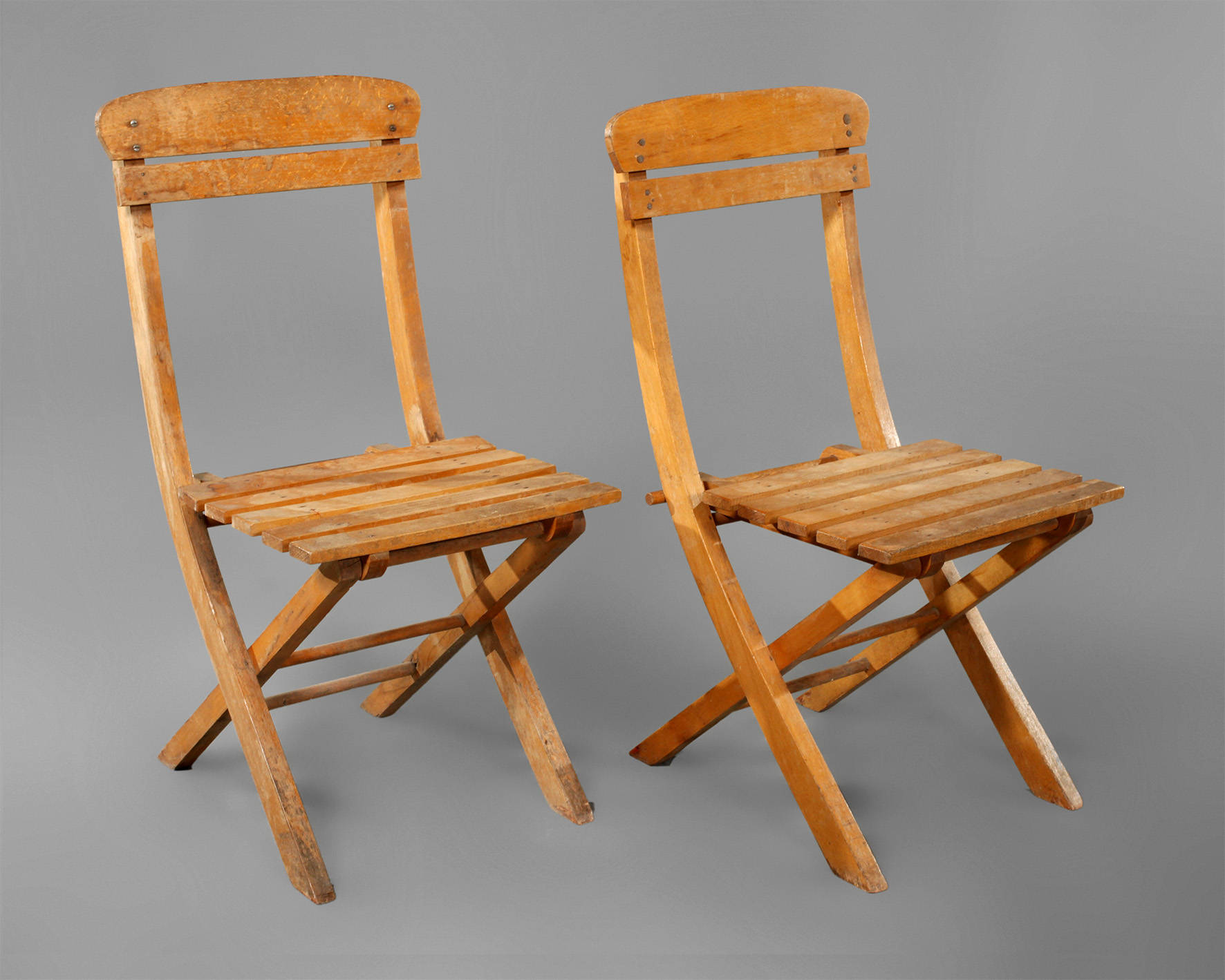 Zwei Gartenstühle für Kinder