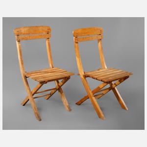 Zwei Gartenstühle für Kinder