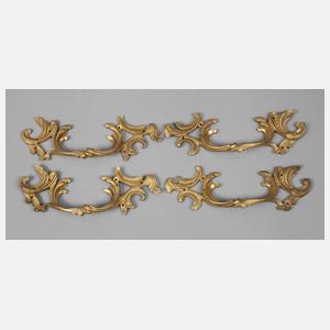 Vier Möbelbeschläge