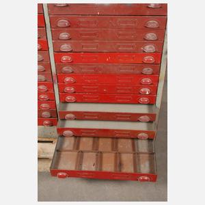 Großer Werkzeugschrank