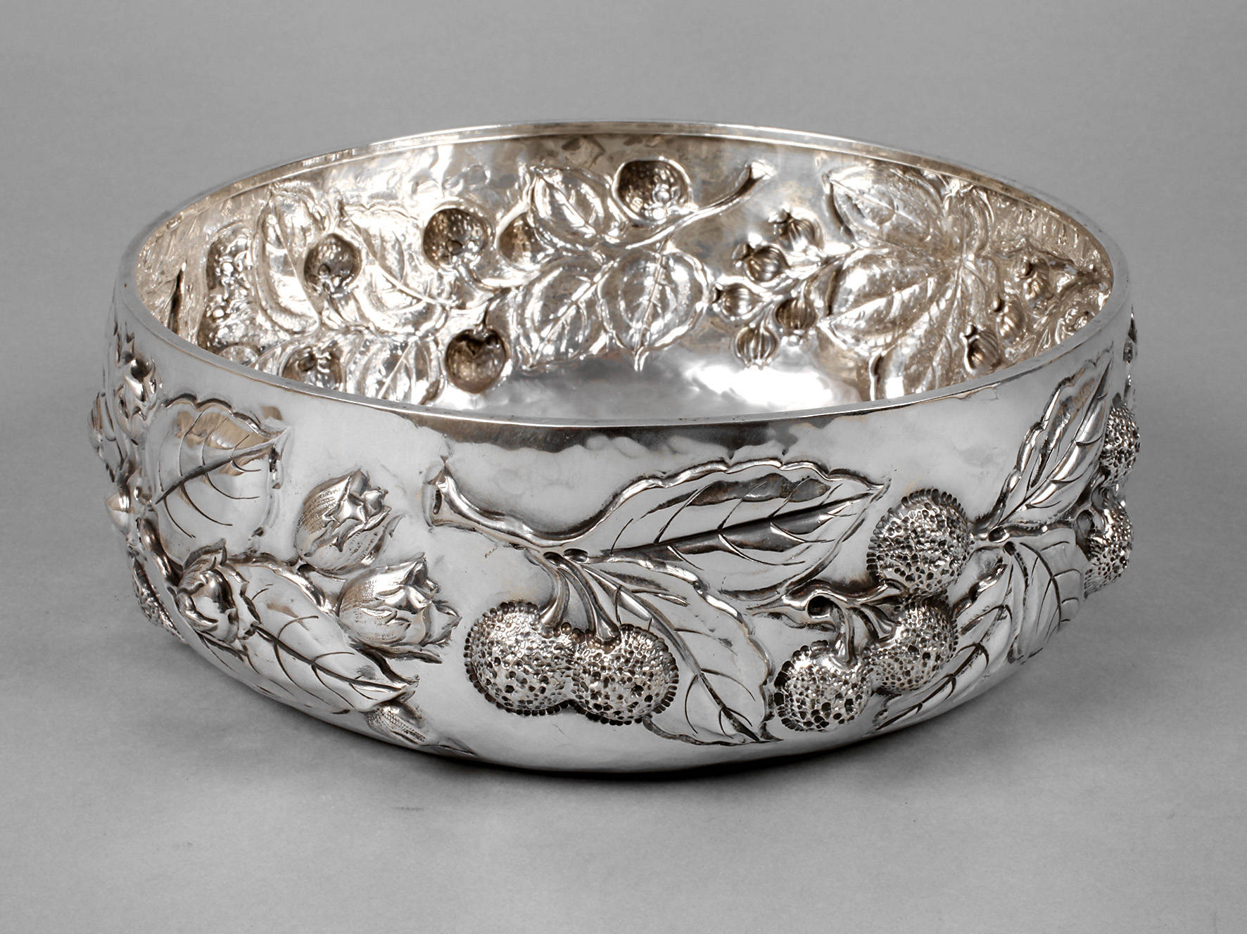 Silberschale Früchtedekor