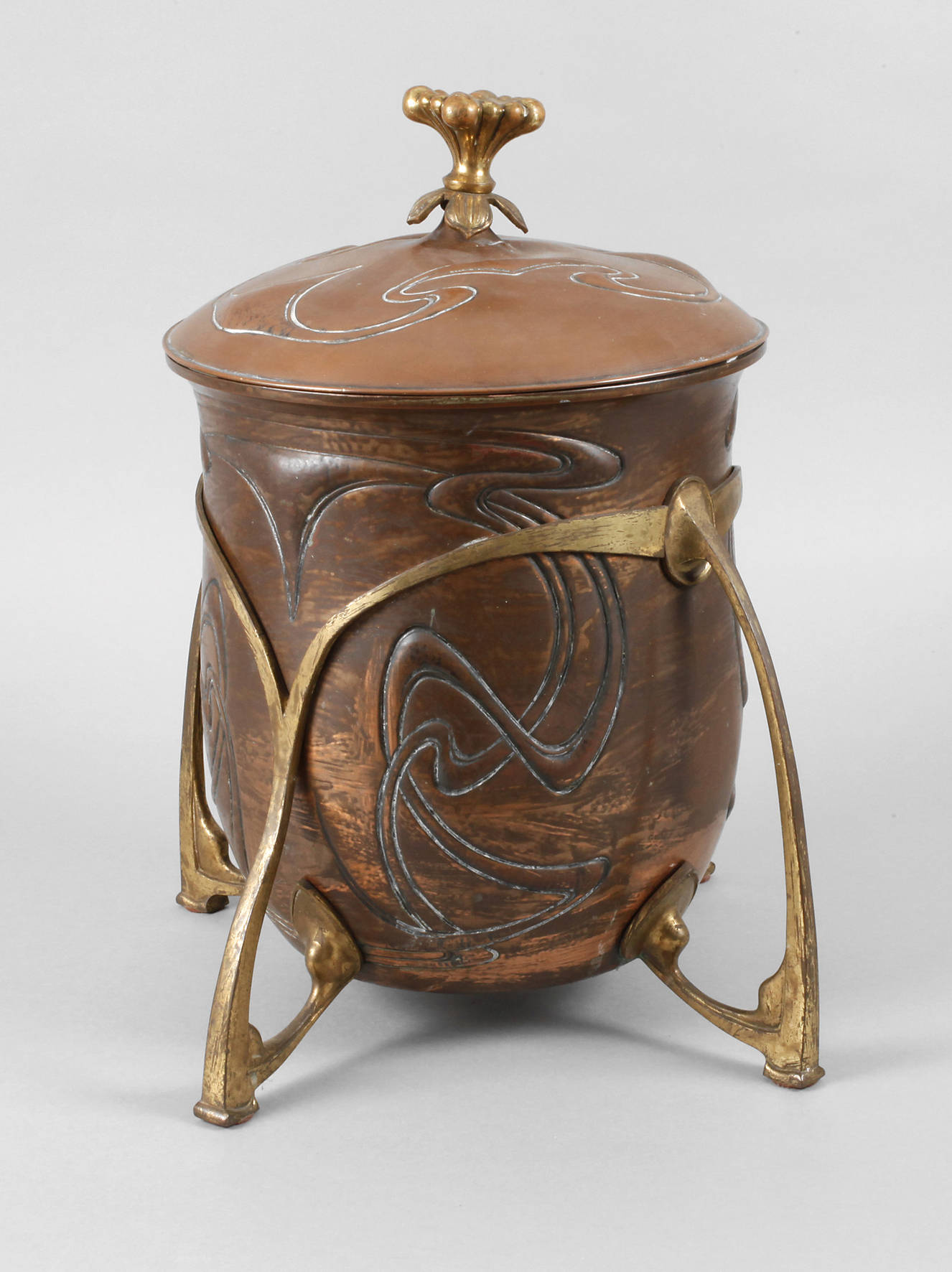 Übergroße Jugendstilbowle