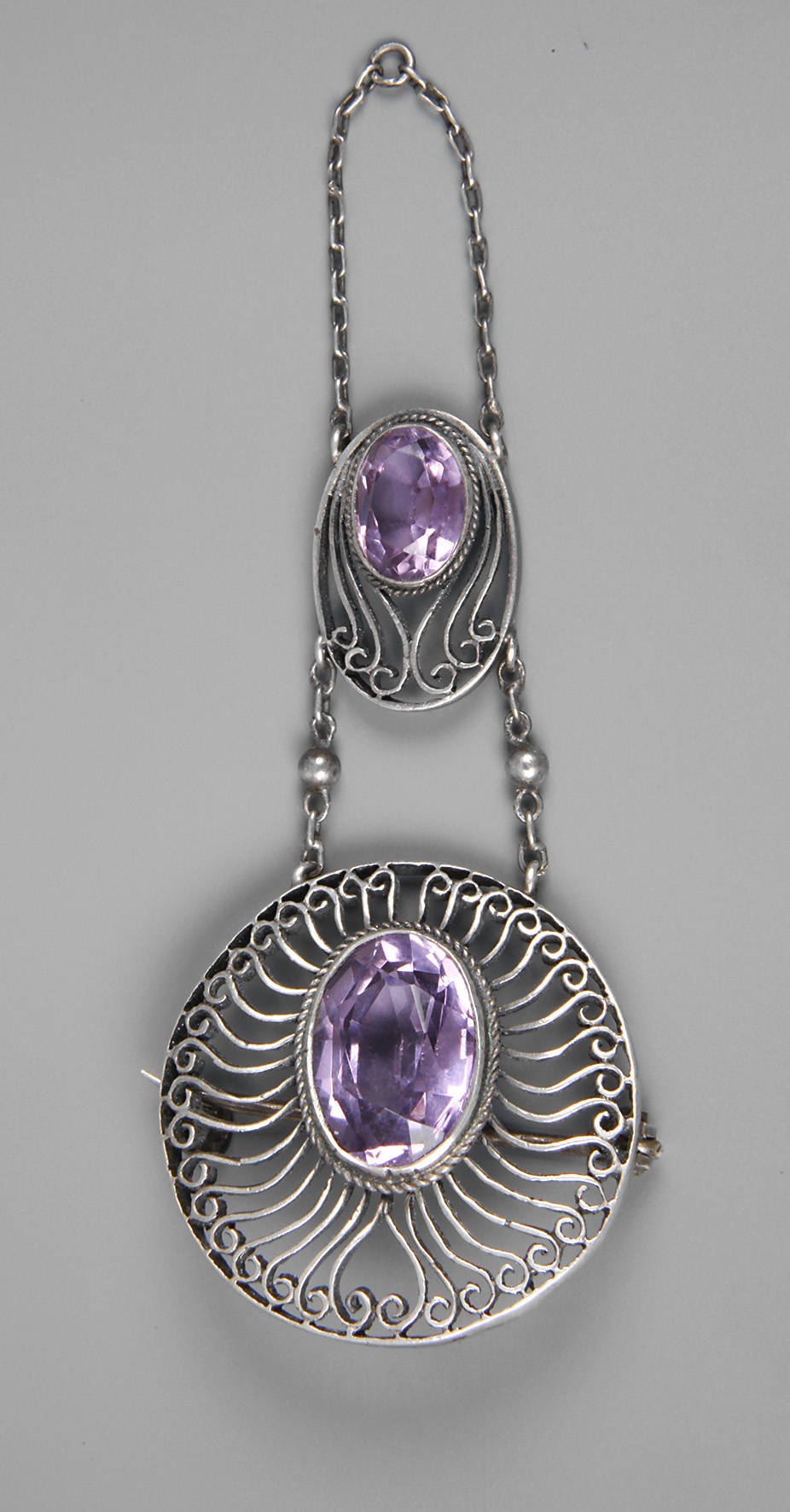 Brosche mit Amethystbesatz