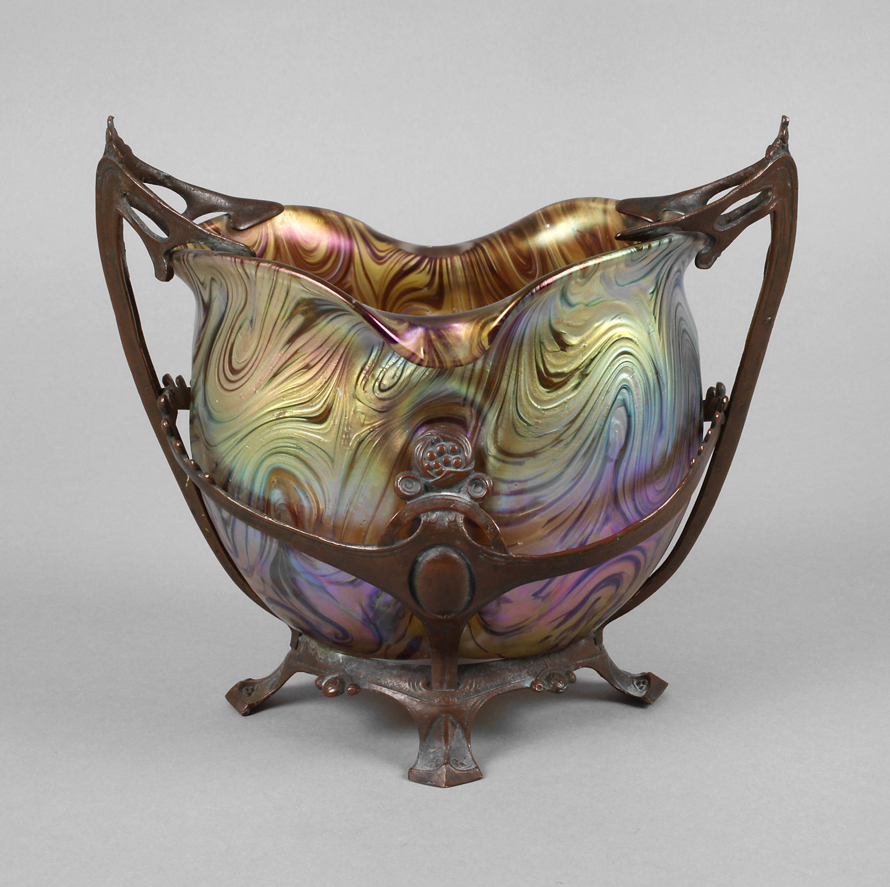 Kralik montierte Jugendstilschale