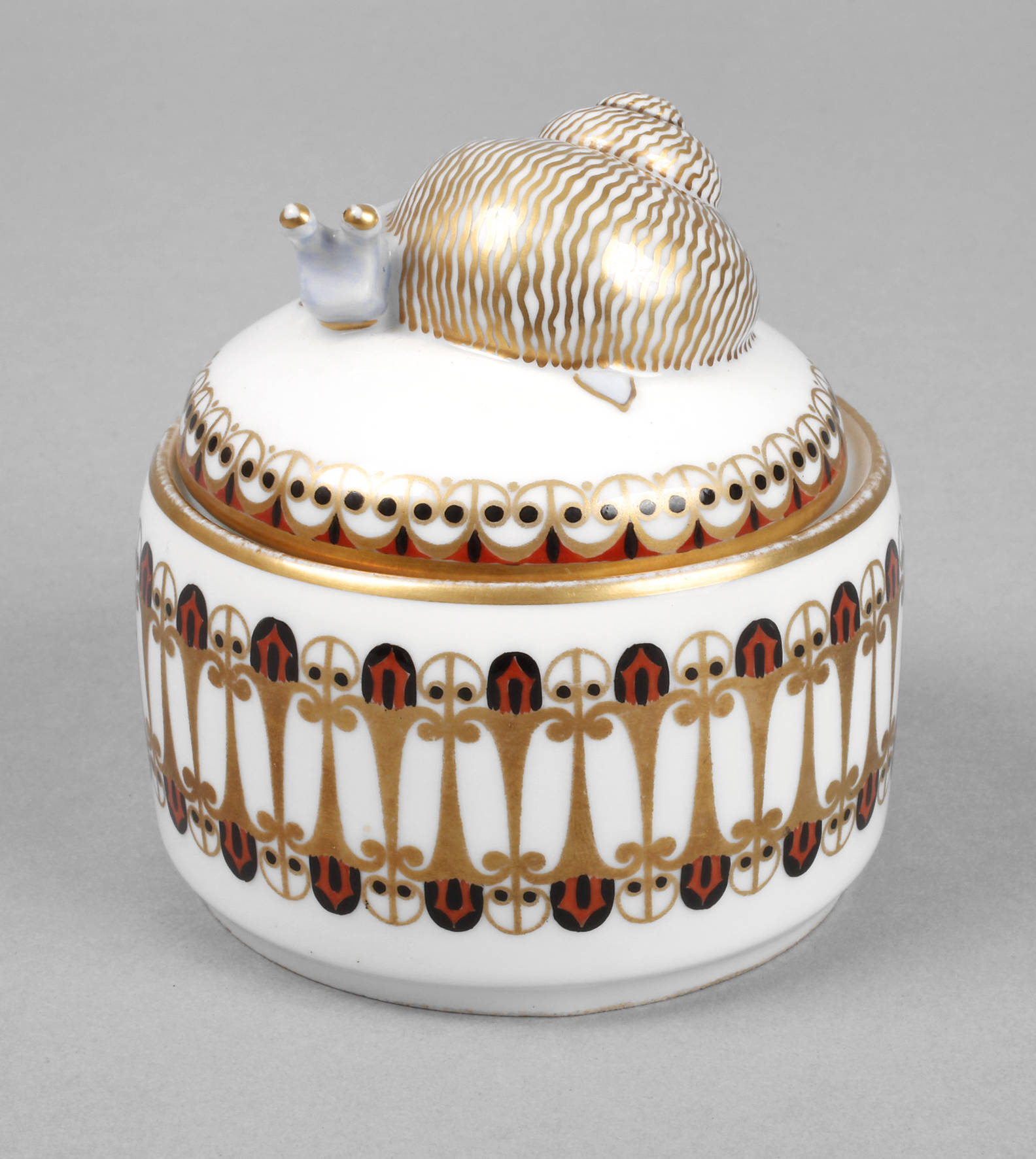 Königliche Fachschule Selb ”Dose mit Schneckenknauf”